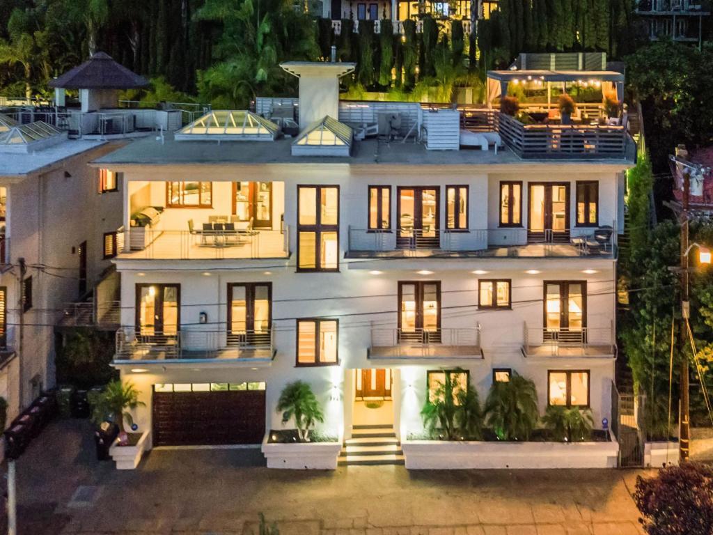 Hollywood Ev2 Los Angeles