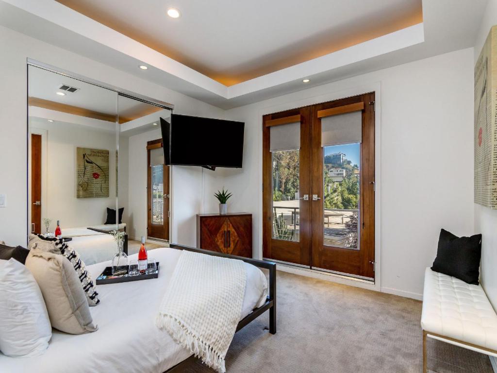 Hollywood Ev2 Villa